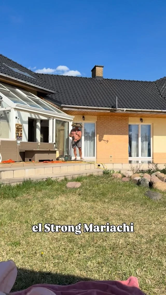 Jak tam Wasza majówka? Bo nas odwiedził el Strong Mariachi 🌵🪇😎 @tata_corki 

#majówka #strongman #mariachi