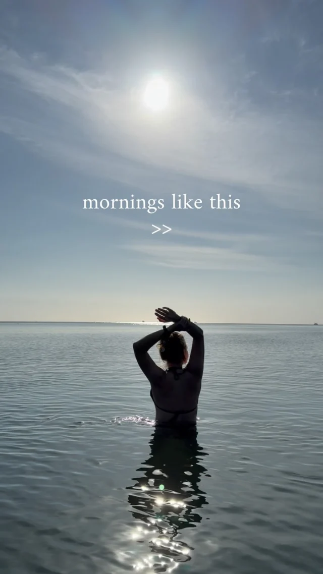 Za takie poranki kocham Gdynię! 🌞 Za dostęp do morza i za bliskość lasu, za ten spokój… 🌊🌳

Rok temu byłam w ciąży i latem zawsze obserwowałam @pan_tomm na jego treningach open water.🤰🏽

Dwa lata temu pływałam razem z nim, szykując się do Ironmana 70.3. 🏊🏼‍♂️🏊🏼‍♀️

W tym roku w Bałtyku razem z nami będą się moczyć małe stópki… 👶🏼👣♥️🥹

A ja w końcu wrócę do pływania! 💪🏽

#gdynia #morzebałtyckie #morningslikethis